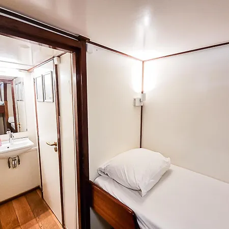 Neptune Boatique Hotel 2*