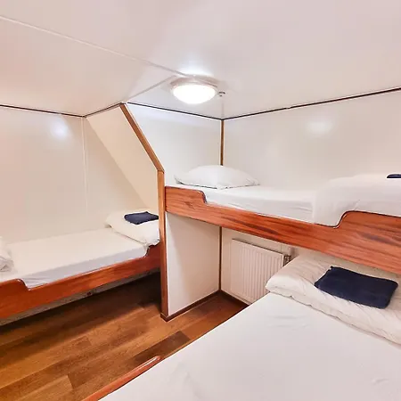 Neptune Boatique 2*