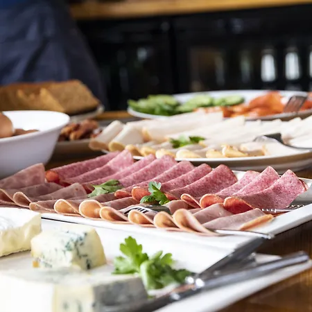 Neptune Boatique Hotel 2*