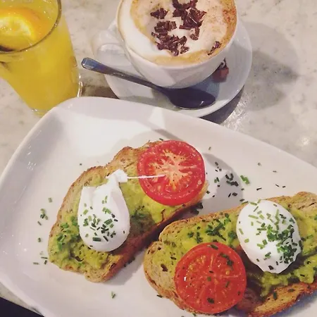 Neptune Boatique Hotel 2*