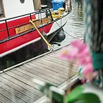 Neptune Boatique 2*